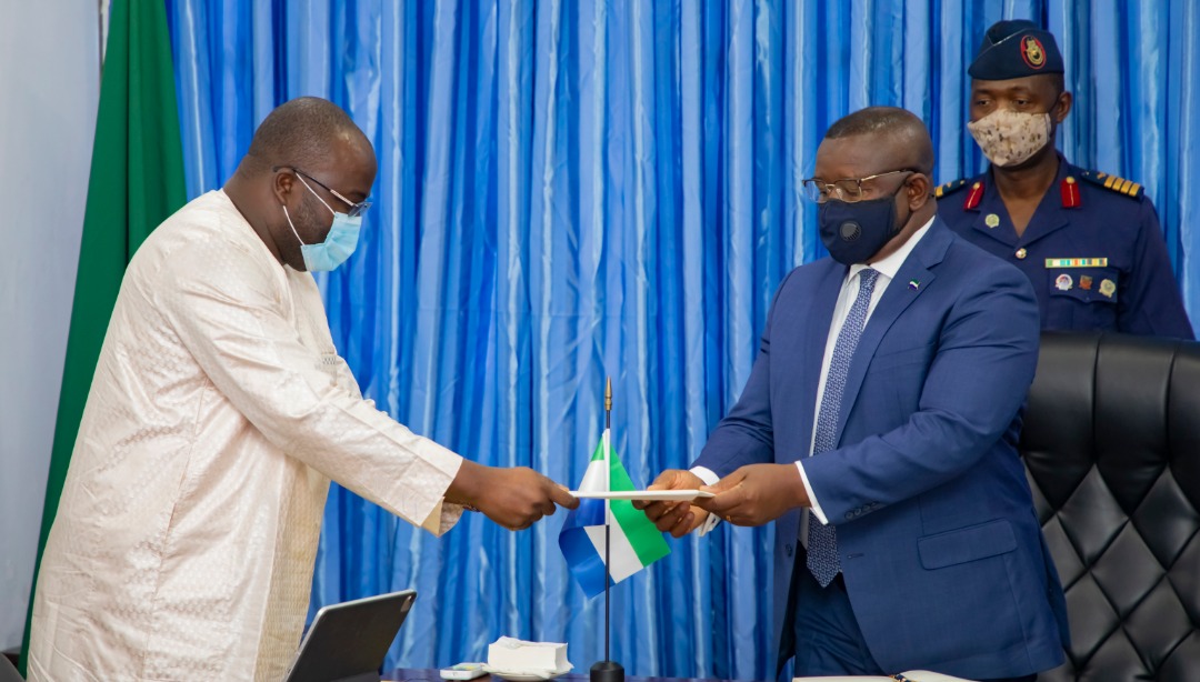jalloh_tanu's tweet photo. A high-level #Guinean delegation, comprising the Minister of Foreign Affairs and reps from the security and defence ministries, has presented #PresidentConde's letter to @PresidentBio, 3 weeks after #GoSL engaged Conakry on security at #Yenga and border closure at Gbalamuya https://t.co/AWYtazc8pf