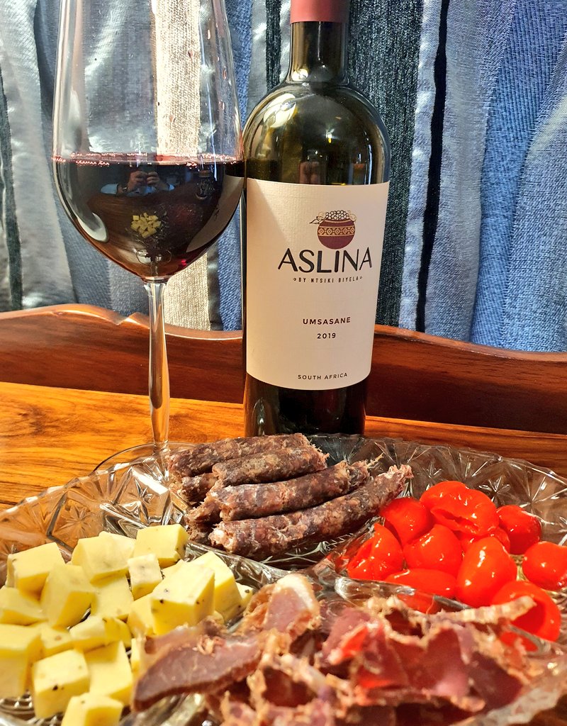 ChristoThurston's tweet photo. Tonight I am tasting a very special wine made by the first black female winemaker @Ntsiki_Biyela. The perfect wine to kickstart a relaxing evening. https://t.co/cI9nB22Nep