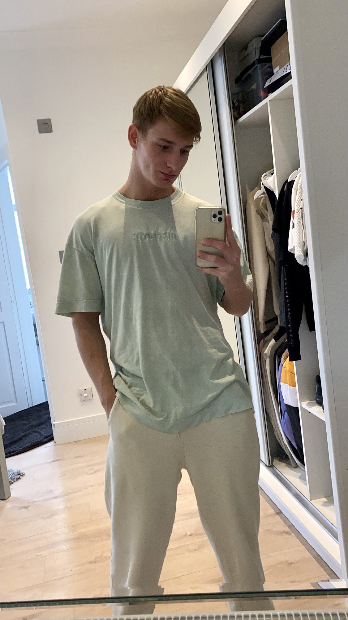 1 pic. I’m cosy with or without😉 https://t.co/Gc1swYrbaq