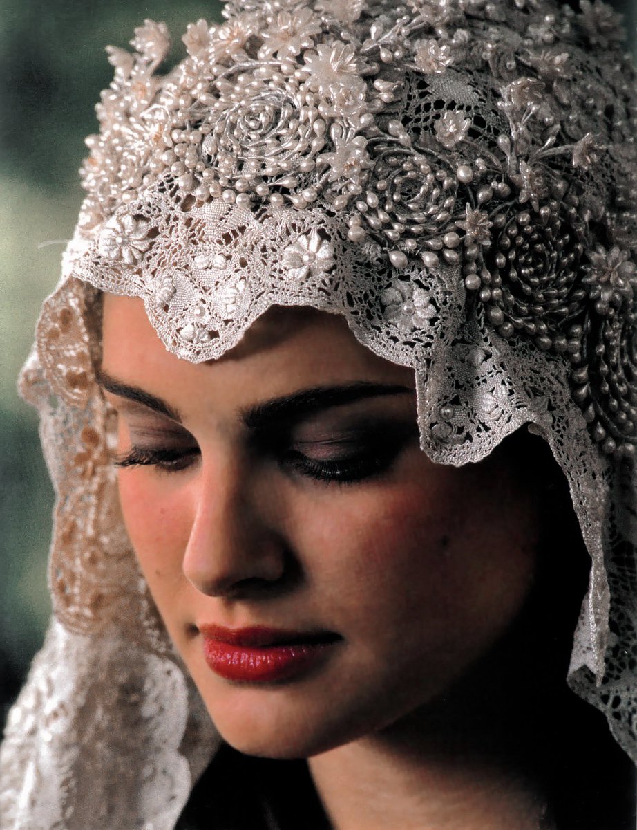 SHES SO PRETTY I CANT