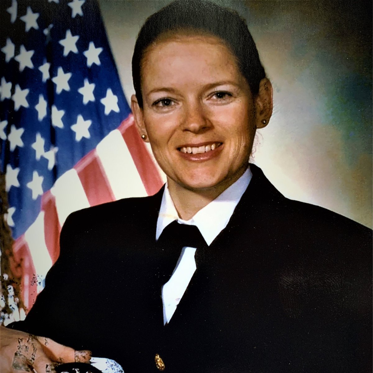 DeborahDPerry's tweet image. In writing the memoir about my sister’s Pick’s disease, it was difficult to pinpoint where the story begins. When, exactly, did Lyndy begin to lose her mind? She was once a Lieutenant in the Navy, a mother of three sons, a best friend. #WithLove #EndFTD