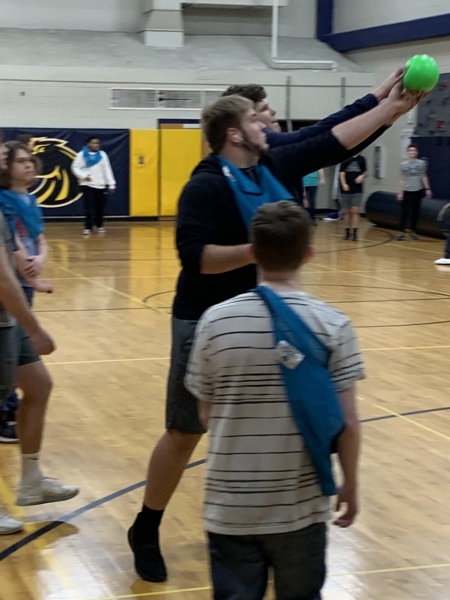 SafflesSlater's tweet photo. Three team handball going on @WVHSwellness @WalkerValleyHS @BradleySchools #PhysEd #tncoordinatedschoolhealth @TNSchoolHealth https://t.co/Kh6oj17KkM