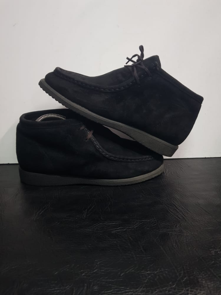 ChampPlug's tweet photo. Mali safi ex uk official shoes🇬🇧💯👟✨👌
#alexender mcqueen UK 9
#Hushpuppies UK 6.5
#oxford UK 7
Price 2000-2500😎😎😎🌟🌟
#MondayMotivation https://t.co/mnOBs5dXyY