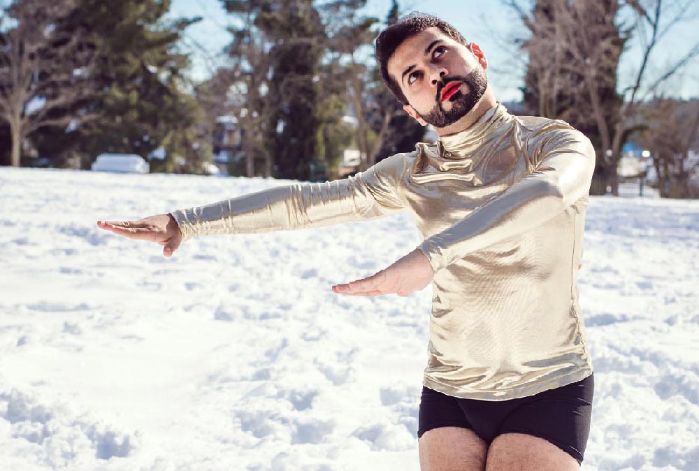 TeatroMAD's tweet image. ESTRENO - No más versiones: El Amor Brujo🎭💃
@salacuartapared presenta esta "no versión" del #AmorBrujo de #ManuelDeFalla que reflexiona sobre cómo un cuerpo puede crear un gesto nuevo sin repetir los movimientos que otros hicieron antes 👉 bit.ly/3oXqphh