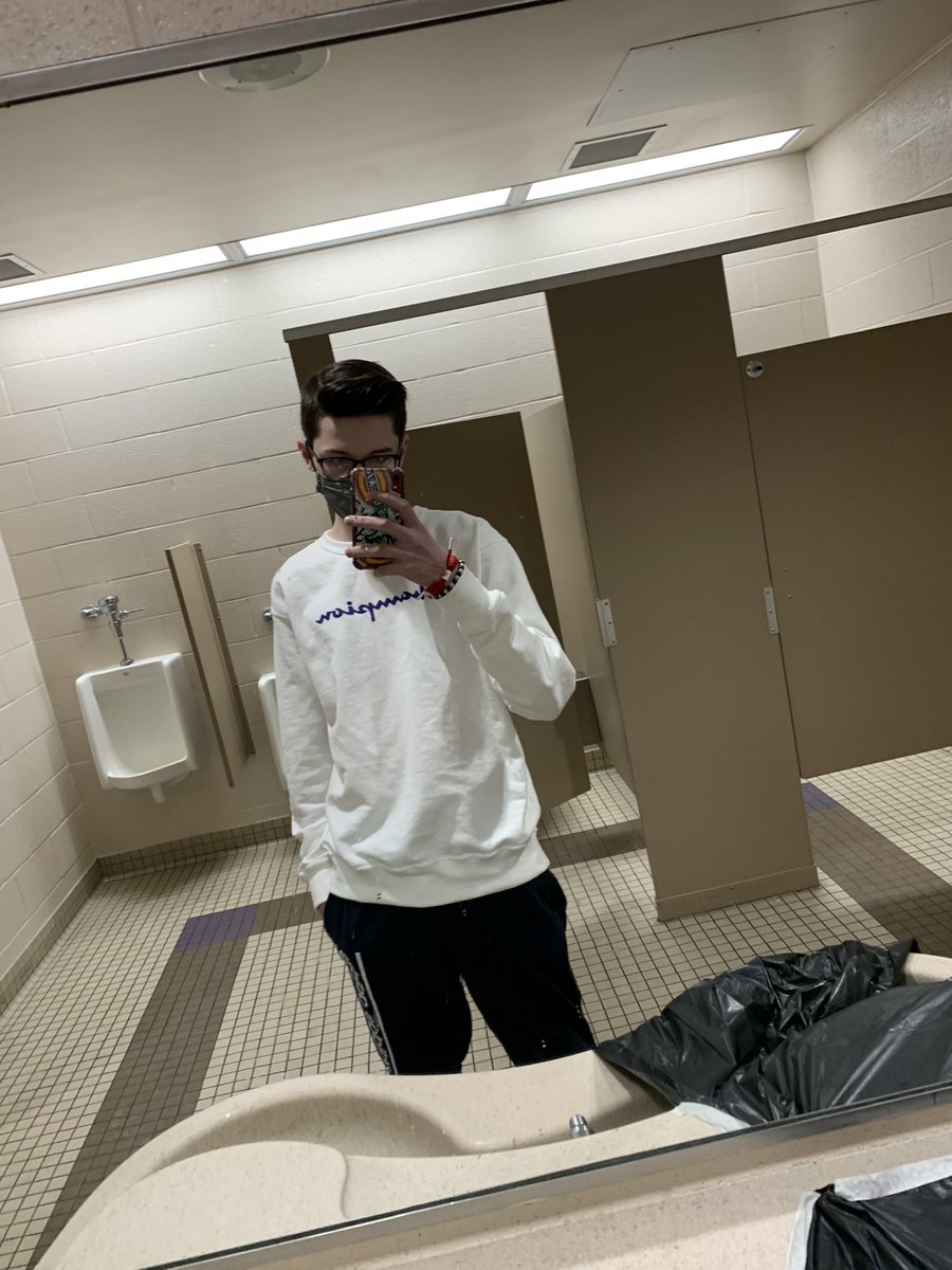 InvertsAlt's tweet image. Who is this? (Wrong answers only) 🥱