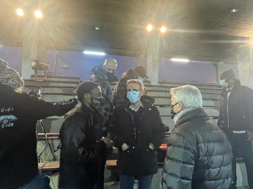 StephanTroussel's tweet photo. Ce week-end, aux côtés d’Abraham Touré et de son équipe lors d’un tournage du prochain court-métrage #Flashback, qui aborde le coming out dans le sport. Projet que le Département a soutenu dans l’appel à Agir IN Seine-Saint-Denis 2020. #LafabrikOrigin #BankallFilms #LaCourneuve https://t.co/QQB8vzMmzR