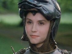 15. Alessandra Martines dans La Caverne de la Rose d’Or.