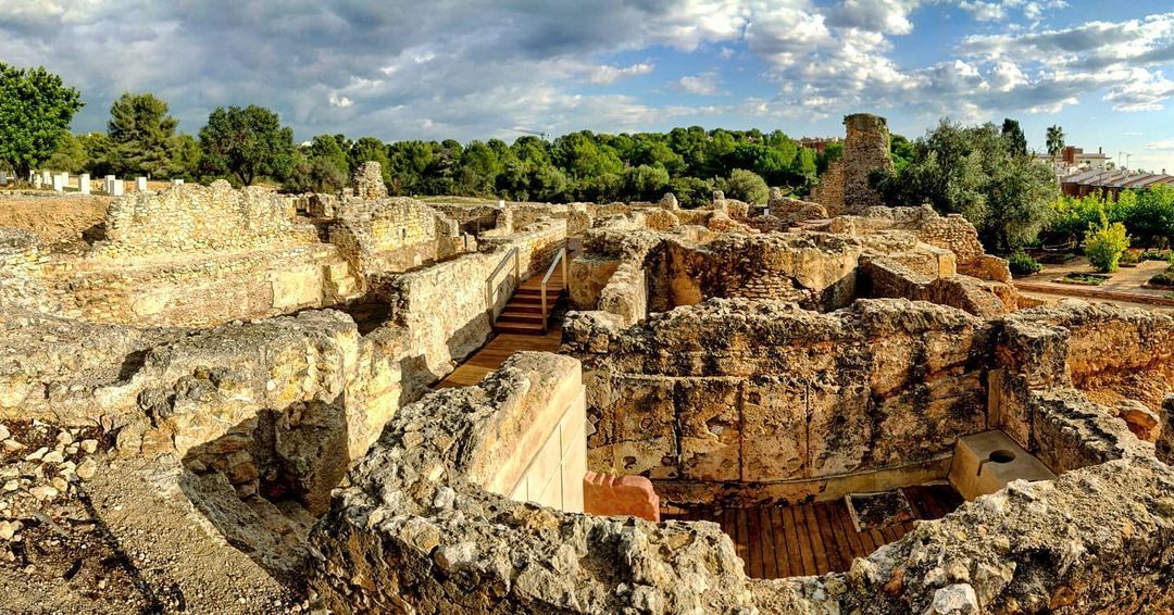 costadauradatur's tweet photo. 🏺 #ElsMunts es una de las villas aristocráticas mejor conservadas de la Hispania romana. Ubicada sobre una pequeña colina de Altafulla, estaba destinada al ocio y tiempo libre de las élites de #Tárraco.

📸 panzer_geminis en Instagram

#Altafulla #TarragonaTurisme #CostaDaurada https://t.co/9JLt7ZbpLG