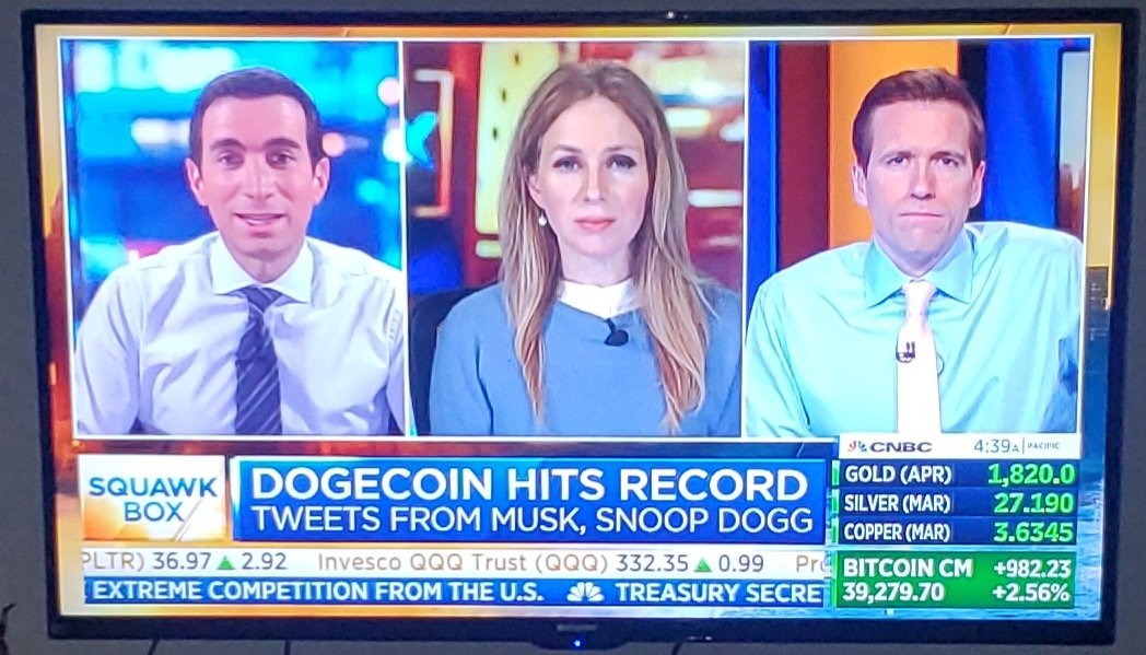 GabrielICarrer1's tweet photo. Good luck #dogecoin #ToTheMoon #dogearmy #squakbox https://t.co/3LpUo5COMo