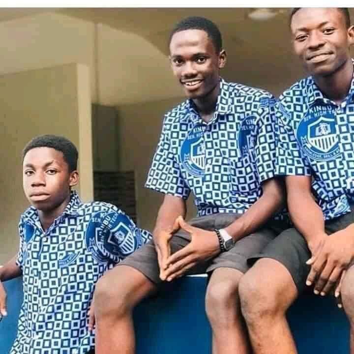 SokoAnalyst's tweet photo. Ghana becomes the first African country to make it mandatory for all it's students to wear the Kitenge African attire as school uniform. https://t.co/jJ2w8XYLEB