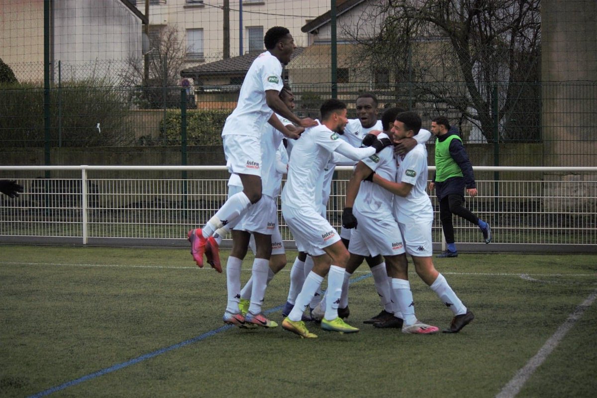 JA_DrancyOff's tweet photo. 📸 Coupe de France 📸

Retour en photos sur le 7éme tour de la @coupedefrance  remporté par notre équipe fanion 😍

#TeamJAD

@FFF
@LPIFF75
@District93foot 
@VilledeDrancy https://t.co/CZpbdEt1Sf
