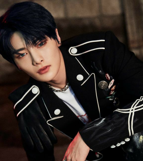 Jeongin.- a year- quick decisions- can't aim his odm gear properly- gets frustrated cause he can't call his horse