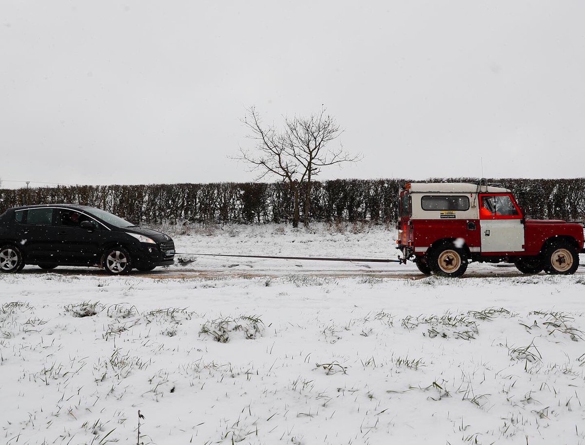Darren Staples (@snapperdaz) on Twitter photo The volunteers from <a href="/LR4x4Response/">L&R4X4Response</a> were kept busy in Rutland this morning. #snow #LandRover #landroverdefender #L200 #Rutland <a href="/AlamyNews/">Alamy News</a> The volunteers from <a href="/LR4x4Response/">L&R4X4Response</a> were kept busy in Rutland this morning. #snow #LandRover #landroverdefender #L200 #Rutland <a href="/AlamyNews/">Alamy News</a>