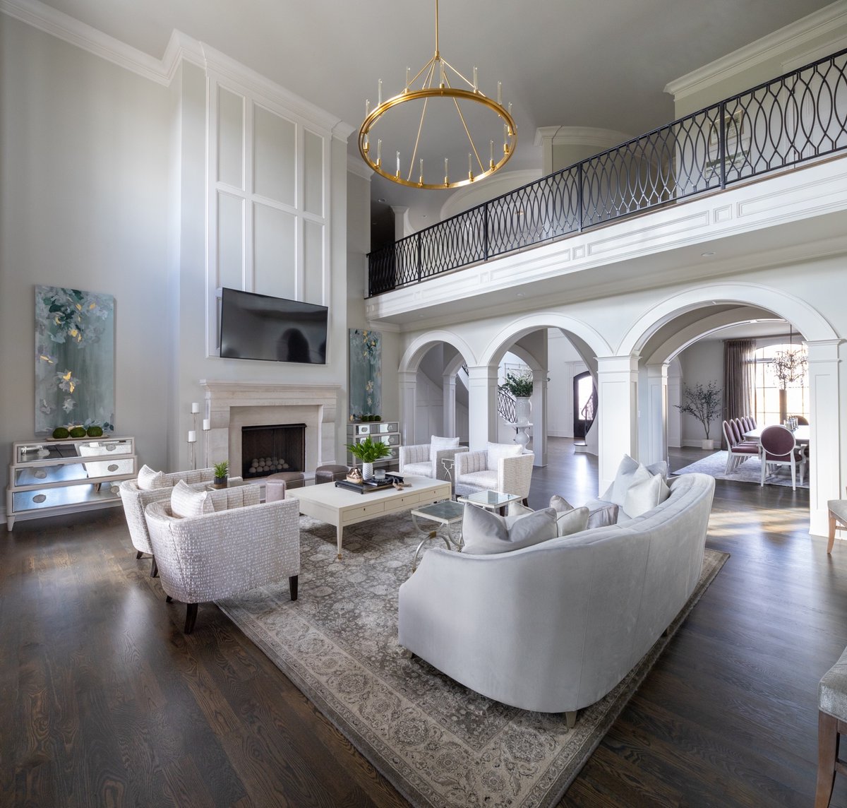 Lux living room 🥂
⁣
Design: @coomerandco 
Photography: <a href="/kristen/">Kristen Hilderman</a>.mayfield 
Architect: @grafstudio  
#coomerandco #livingroom #draperynation #bghomefurnishings #customironnstair #centuryfurniture #bernhardtfurniture #hudsonvalley  #wroughtironconcepts #ipreview via @preview.app