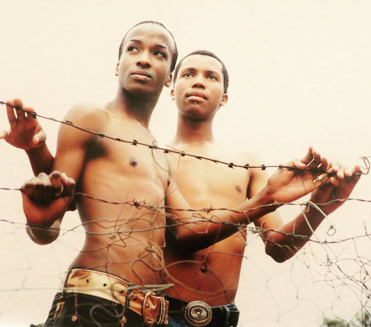 stephenmahoneym's tweet photo. My picture, 2006 photograph of 'Two Beulahs' by @MuholiZanele #VisualActivist at her solo exhibition of Black, LGBTQIA, Lesbian, Gay men  Bisexual Transgende, Intersex, Agender, Asexual, and hate crimes of people of colour in community of #SouthAfrica and beyond at @Tate Modern https://t.co/NxXHtmcvF3