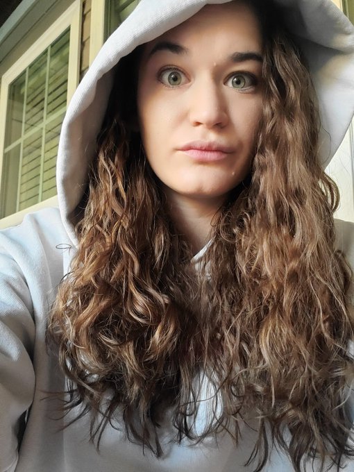 I haven't had my hair this short since Jr high.... 😩 but I like it https://t.co/raHTk95kEk