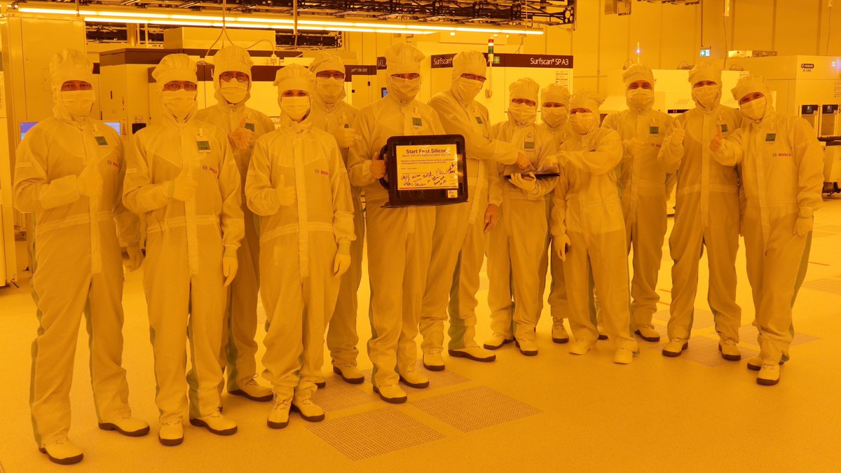 We’re celebrating a big #milestone towards the opening of our <a href="/BoschGlobal/">BoschGlobal</a> #semiconductor plant in #Dresden: The first #Silicon wafer is on its way through all production steps. Great job #AutomotiveElectronics Team – keep up the good work! ⚡ 🙌🏻 🏭