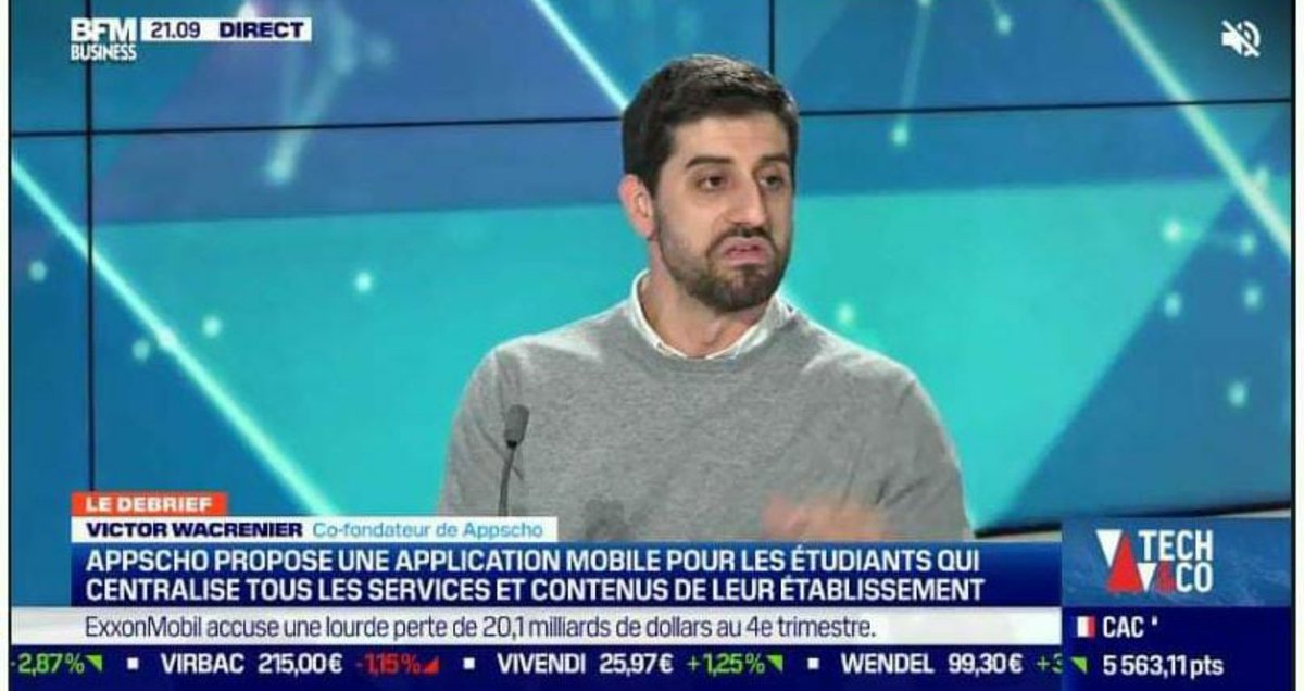 VWacrenier's tweet photo. La DirCom d'@AppScho : "pense à sourire surtout, c'est important"
Moi : https://t.co/yvIiCoG7Fm