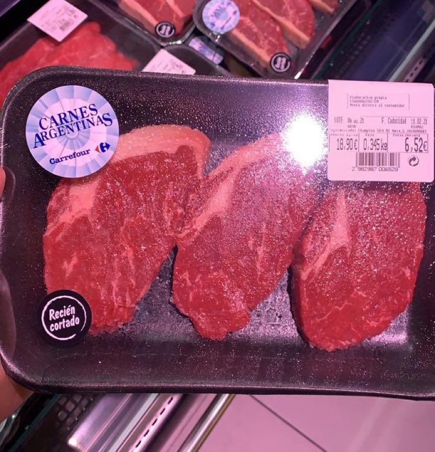 En Europa un kilo de carne premium ronda los 18 euros (unos $1.900). Acá somos tan pobres que no podemos pagar 5 euros el kilo de lomo de novillo. Sin embargo, parece que el problema son los productores y no el empobrecimiento crónico al que nos vienen sometiendo. Saludos.