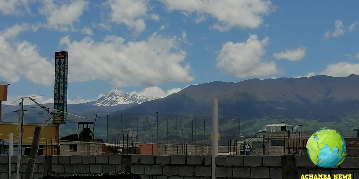 AchambaN's tweet photo. Achamba News | Así amaneció el Cantón Riobamba. Fotografía enviada por nuestro seguidor @JeffersonMora, bonita vista "El Altar" desde el Cantón Riobamba .

#AchambaNews #AchambaAlDía #ElAltar #Riobamba https://t.co/oWrDfbzVjI