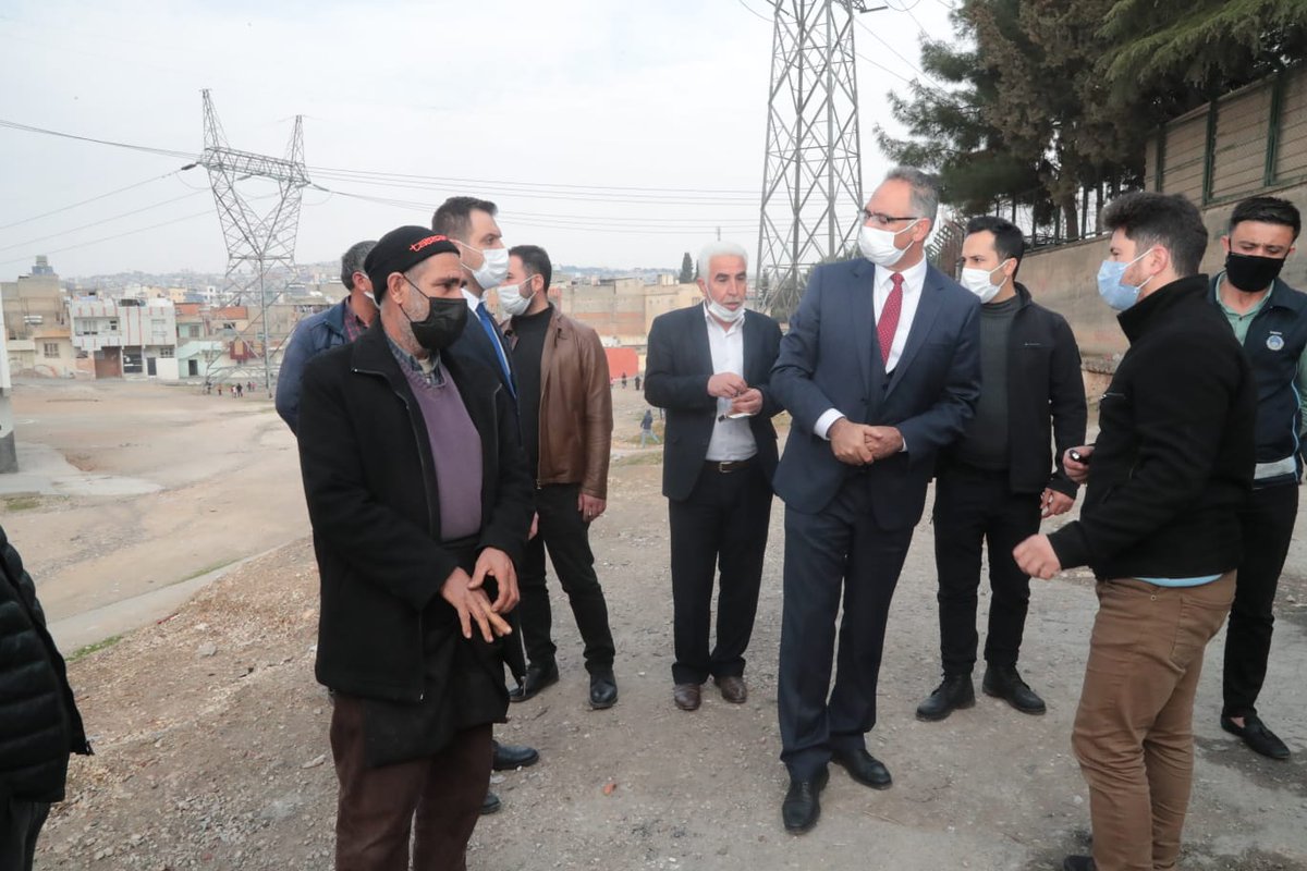 mehmetkusnet's tweet photo. Akabe mahallemize bir Gençlik Merkezi kazandırmaya kararlıyız. 

Alanda meclis üyemiz Mahir Öğe, muhtarımız Yusuf Kaya ve vatandaşlarımızla birlikte incelemelerde bulunduk. https://t.co/iNxfdSSNpt