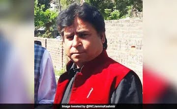 AJAY PANDITA, remember this name?!Remember his daughter fiercely replying to the cowardice shown by the terrorists?! Ajay Pandita served the nation till his last. His bravery, his passion for motherland will ignite more n more to serve the motherland  #RealHeroOfJK