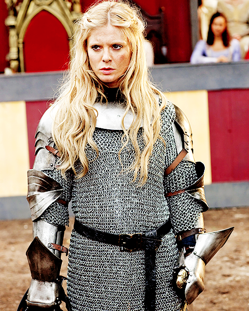 17. Emilia Fox dans Merlin.