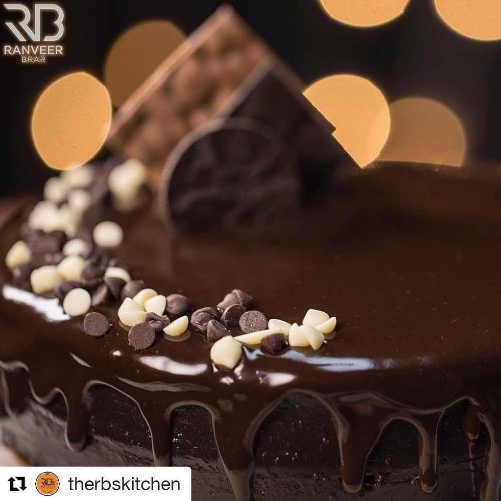 ranveerbrar's tweet photo. A dish and a recipe that makes everyone happy :) Enjoy making this yummy Ragi Chocolate cake today.. Follow #RBSKitchen
Read more - https://t.co/0I0QrXG03Y
#ragichocolatecake #chocolatecake #chocolatecakerecipes #cakerecipes #cakelove #yummyrecipes #easyrecipes #ranveerbrar https://t.co/e2Lh1fc4Qv