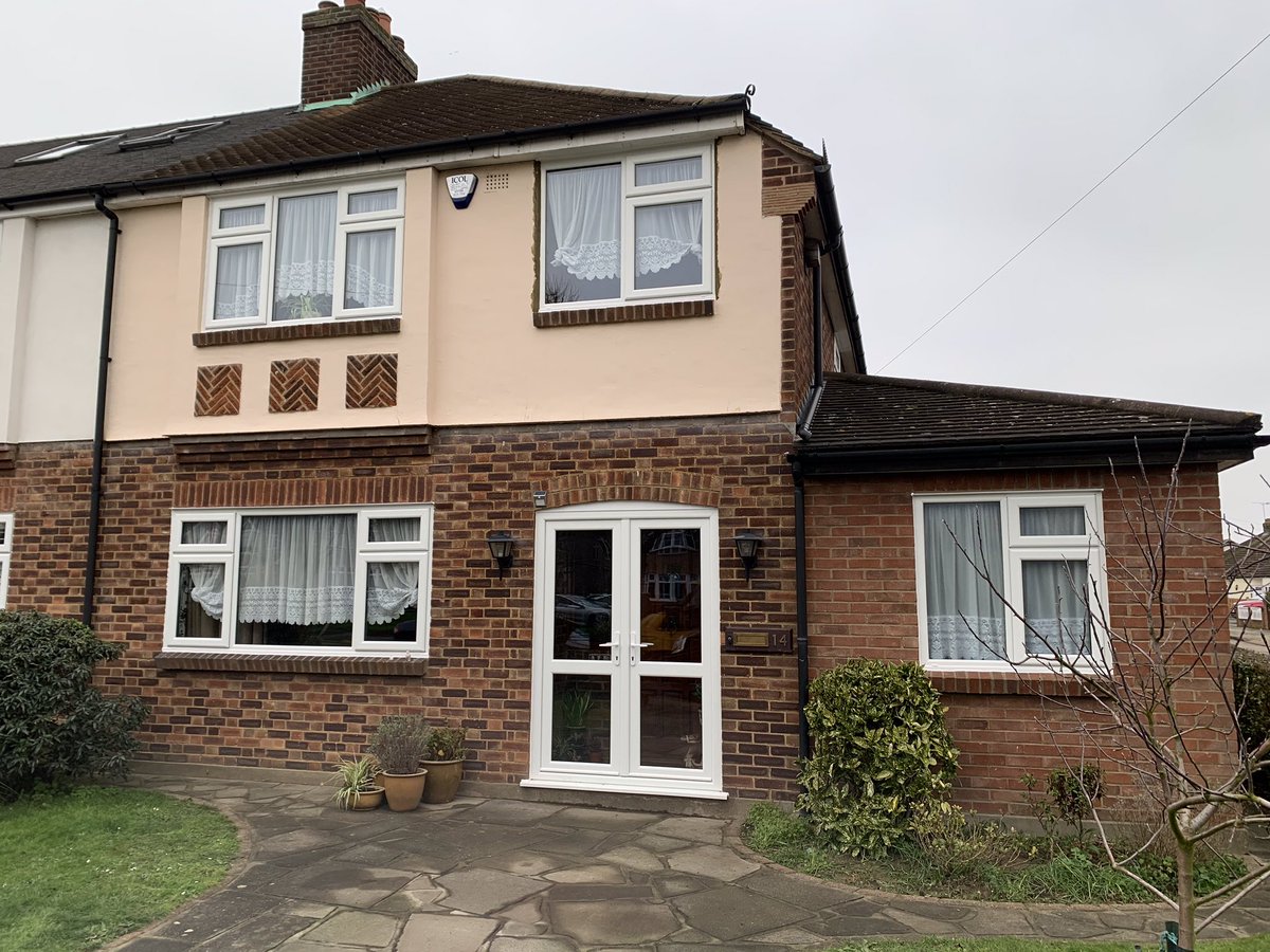 ATOUCHOFGLASS97's tweet photo. Another wonderful transformation of a property in Cranham. Out with the old Aluminium windows and wooden frames and replaced with some beautiful White @REHAUWindows frames 
What a difference it’s makes!! 
#window #windows #photography #architecture #home #door #glazing #rehau https://t.co/3FqCNt8oyt