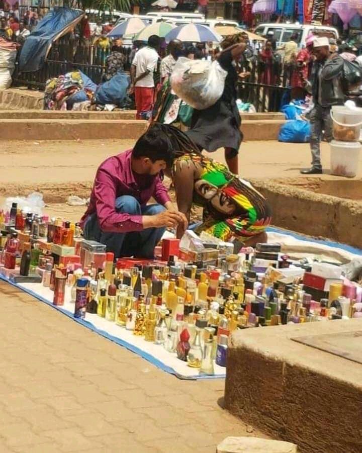 BryanKenwi's tweet photo. Olaba investor ebyekwatiramu omanya embera etabusee😂😂😂🤓 https://t.co/94eimtv76D