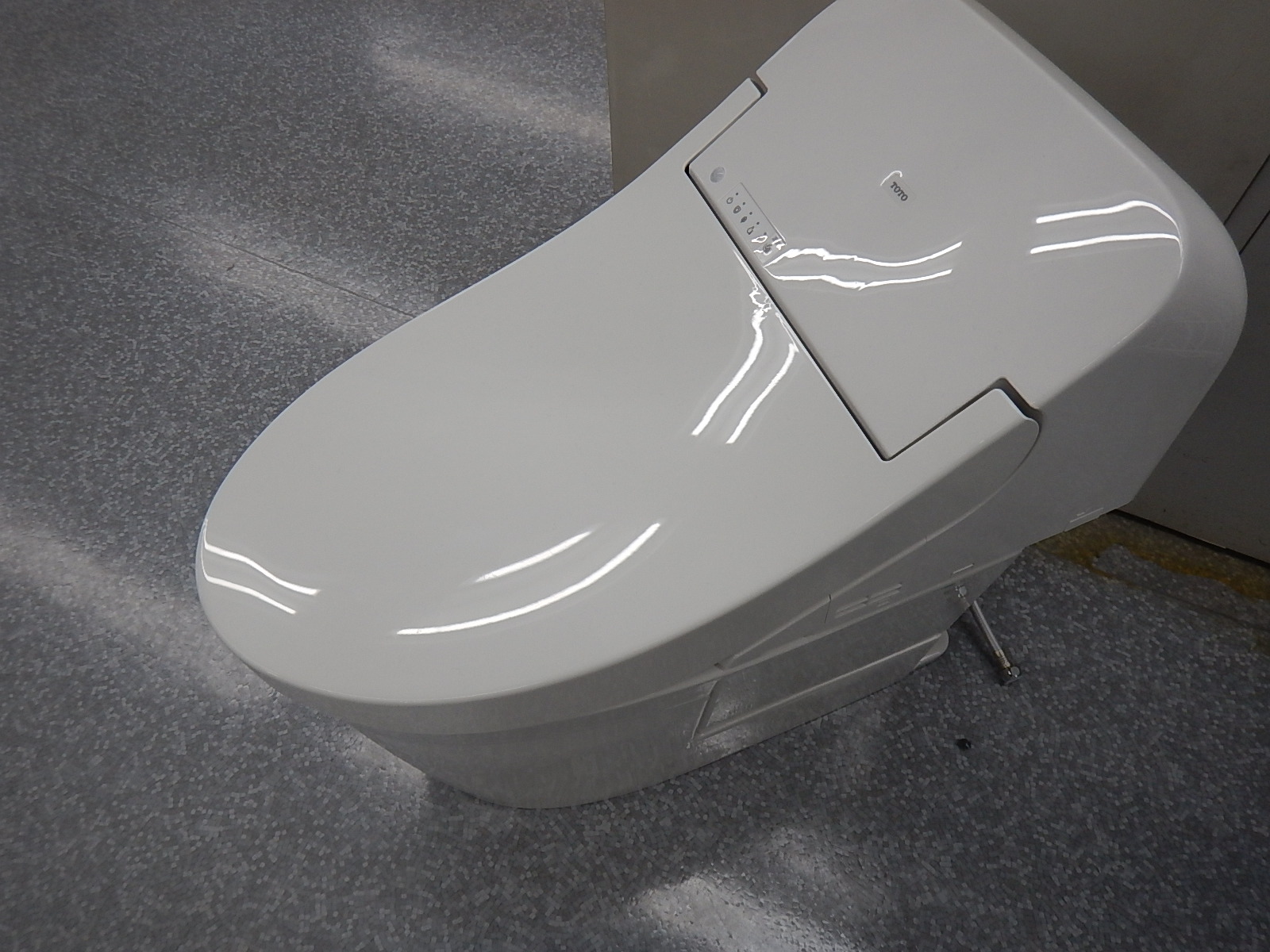 ヤマダデンキ Labi仙台 トイレの新常識 ノータッチ全自動清潔トイレ オート便座ふたで開閉ノータッチ オート洗浄で洗浄ノータッチ オートクリーンミストで手の除菌もノータッチ 最上級のクリーン空間を提供する レプリジア トイレの新常識を