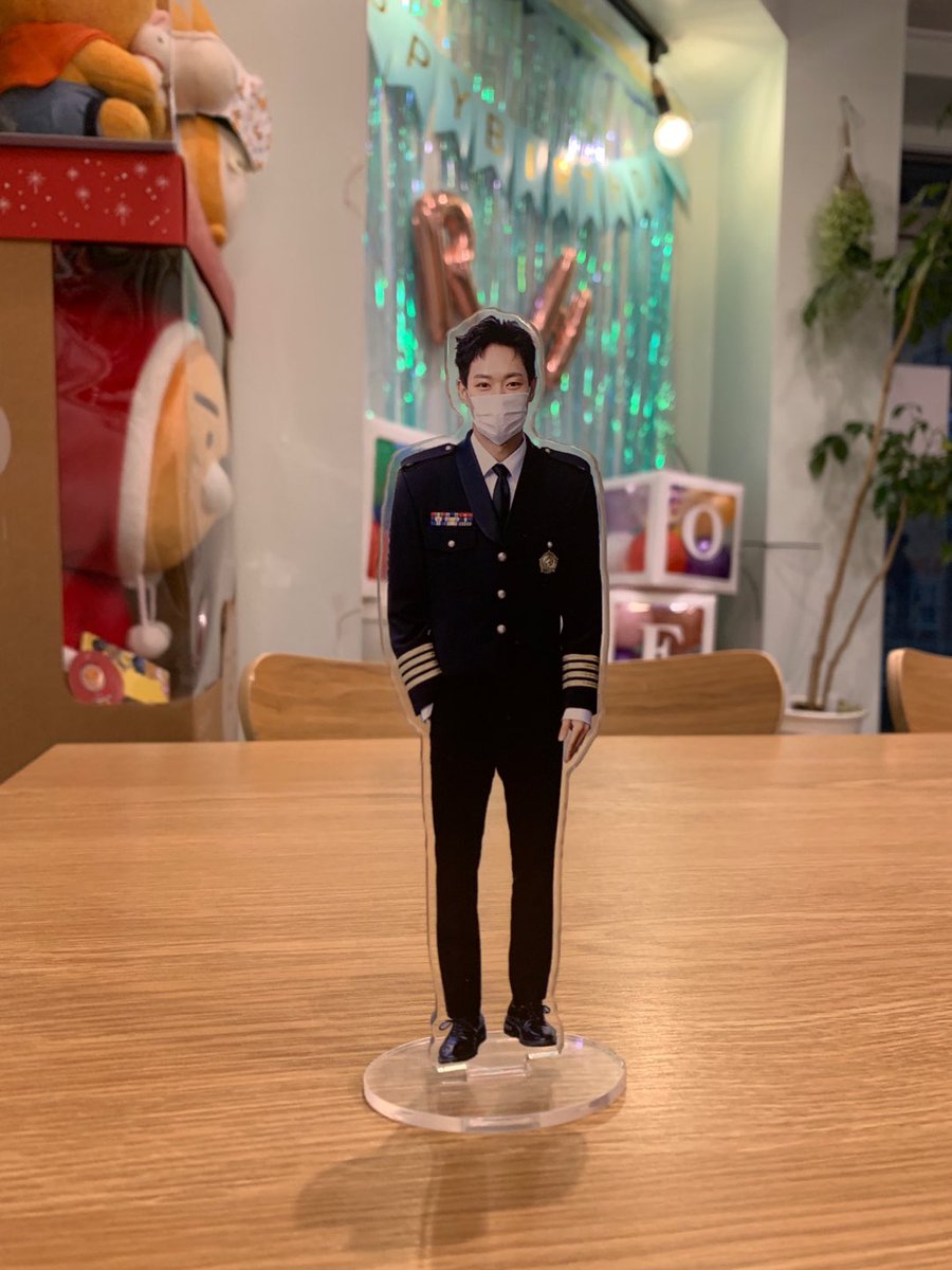 19960508com's tweet photo. 🥳

록현이 형 생일 축하하러 놀러간 이시국 미니 히준이를 픽업해 주실 분을 찾습니다 
2/10 5시 30분까지 카페 방문이 가능하신분 
DM주세요! https://t.co/kE6yb4HbRv