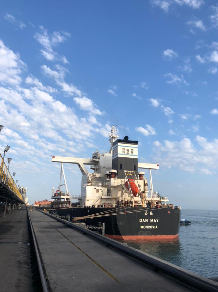 DrummondLtdCo's tweet photo. En Puerto Drummond batimos el record de cargue de carbón en un solo buque. El fin de semana se cargaron 189,402 Tons con destino a Turquía. Seguimos superando hitos. https://t.co/ynxWCJNDbL