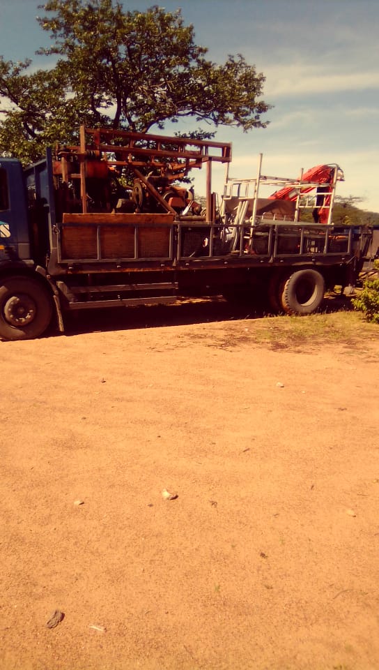 PacheduZW's tweet photo. #Breaking: Chinese coal miners (Beifer Investments), have invaded the Dinde community in Hwange saying they have a special grant issued by Mr. Mnangagwa. 

Forced relocations, water pollution, loss of livelihoods and destruction of cultural sites are now imminent.

#SaveDinde https://t.co/rpyZHUkPBc