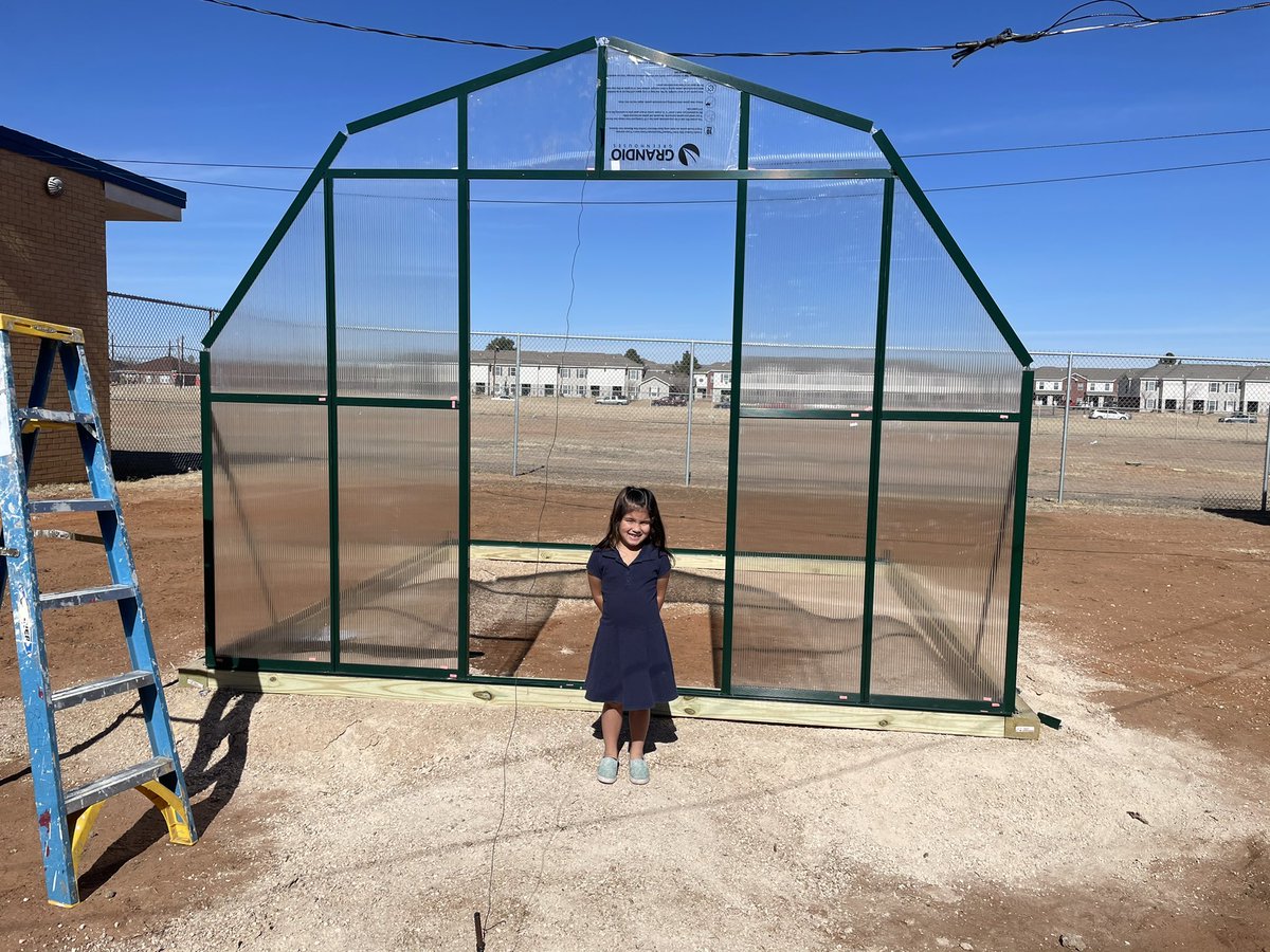 syd_sgarcia's tweet photo. Lead big little one! Alexis’ vision is coming full circle thanks to our wonderful community. Alexis worked hard speaking with community members about her vision and she is thrilled to announce the greenhouse is up! My husband and I are so proud. @HaysSTEAMshines #leadthechange https://t.co/JJz2wG2HAt