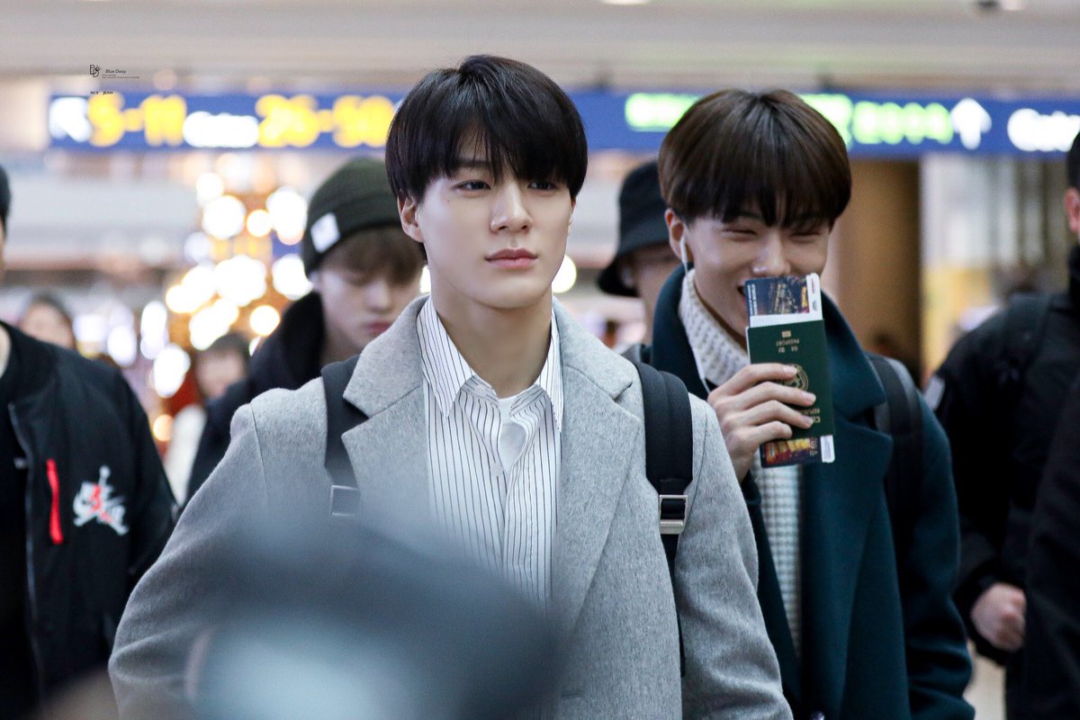 hourlyjeno's tweet photo. #제노 #JENO #NCTDREAM © blue daisy https://t.co/qC3yh4inXw