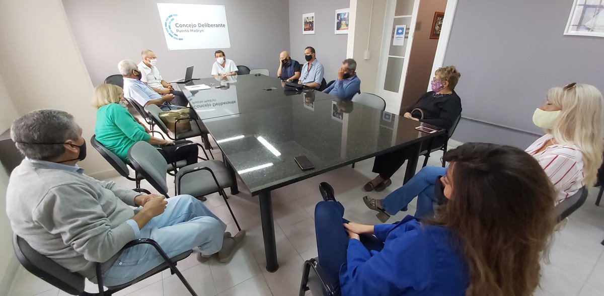 ConcejoMadryn's tweet photo. #Ahora El Consejo de Adultos Mayores mantiene una reunión con la representante de #PAMI #Madryn, Fernanda de Bartolo, y Mariano Cabrera, representante de #PROSATE https://t.co/S475MeGUsQ