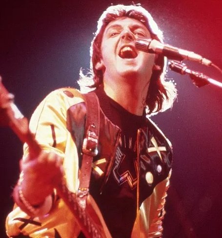 But the most important thing that happened, in my opinion, was not the tour, or even the album. It was his decision to play Beatles songs. After 19 years, Paul was ready for this move.“You can’t keep angry forever, twenty years after an event that hurt. Time is a great healer.”