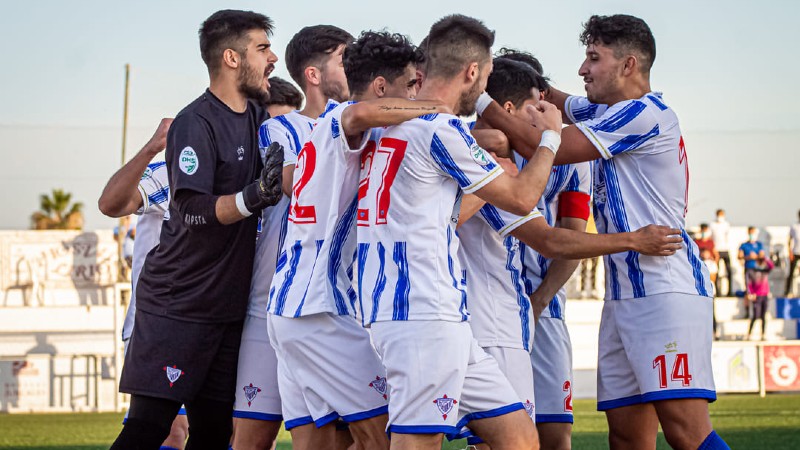 Espectacular resurrección del #Bollullos, la revelación de la División de Honor huelva24.com/art/145888/esp… #Huelva <a href="/litelchau/">Juan José Verdugo</a> <a href="/bollulloscf1933/">Bollullos CF</a> <a href="/Kuiki87Jose/">Kuiki Jose Carlos</a> <a href="/Manuel10Torres/">MANUEL GARCIA TORRES</a> <a href="/FernandoGuisad0/">Fernando Guisado</a> <a href="/aitorbvazq/">Aitor Brioso Vázquez</a>