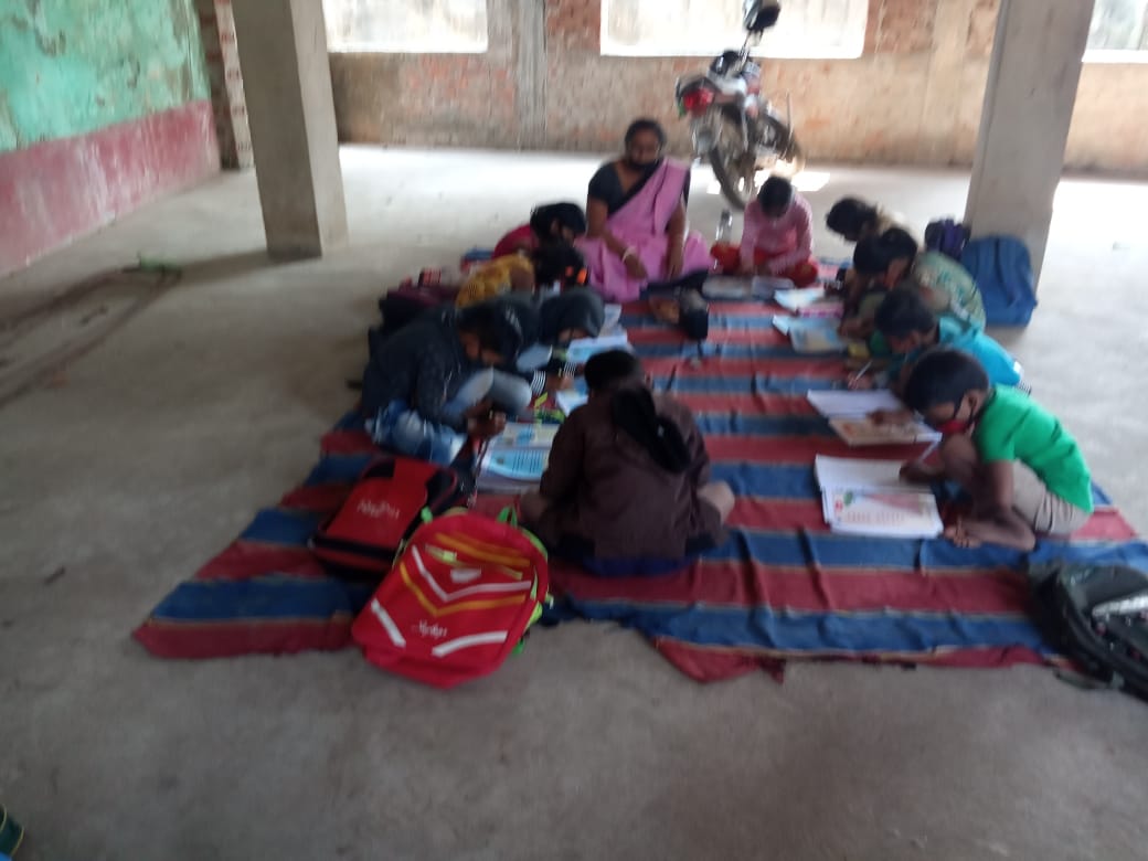 crcc_s's tweet photo. Radio pathasala,  Barehimpur PS. https://t.co/77zzrvp46l