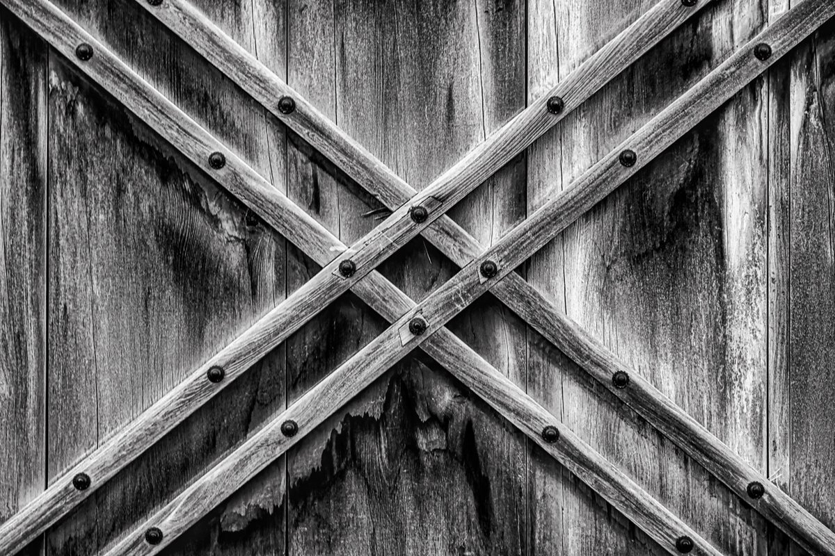 Design details on a door on the grounds of the Kyoto Imperial Palace in Japan.

#wood #wooden #woodworking #door #japan #imperialpalace #graphic #design #geometric 

1-stuart-litoff.pixels.com/featured/kyoto…