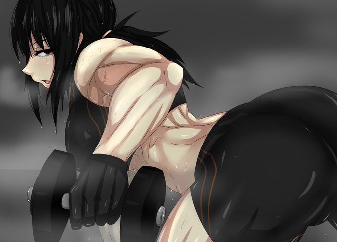 筋トレ中の鷹乃 