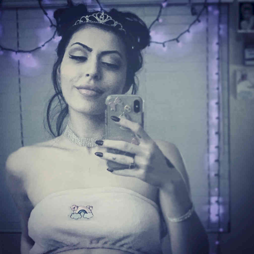 HaileySnider10's tweet photo. ��� Would you like to try live webcam sex 🔔 live cams &amp; boob job ❤️🌼 #BeautifulGirl https://t.co/DhGQk6aN2a