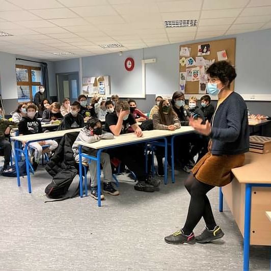 MuseeMobile's tweet photo. Mise à l'eau des Objets Flottants Non Identifiés réalisés avec #ElviaTeotski et les élèves du collège du Verdon à #Castellane
Merci @AlpesProvence04 @Daac_Aix_Mars #MaisonNaturePatrimoines
👉Projet réalisé dans le cadre du programme Objectif Terre avec le @CNAPfr et le @FRACPACA https://t.co/evyN9whU1u