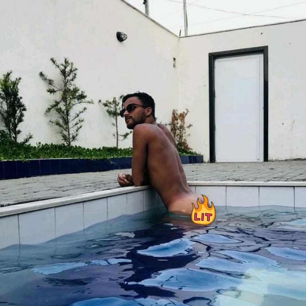 Rodrigo96454342's tweet photo. Eae bebê vai chupar ou vai lamber 
😈💯🔥
#gay #gayhot #Brasileirao #carioca 
#hot #calor #piscinha #boys  #boyskissboys #vibe #gaylindo #😈 #🔥 https://t.co/gePCdknMpO