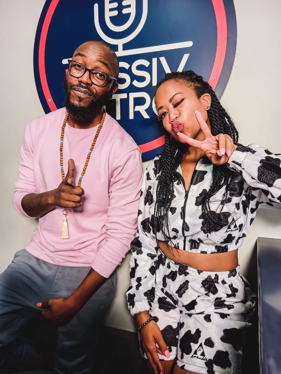 QueenAzizzar's tweet photo. Had the honour of hanging out with my bro .@MellyMelMusic in studio today. 

Thank you so much and congratulations to you .@The_deciBel on .@prxjectmayhem and #Textured. 

#TheElement #ForTheLoveOfHipHop https://t.co/pKIUBT20HI