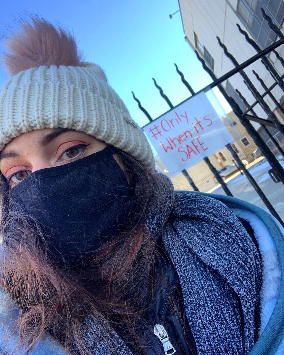 alexameows's tweet photo. #plannotfan #onlywhenitssafe #phillyed #PFTSTRONG #solidarityforever https://t.co/63Z8QR2n1z