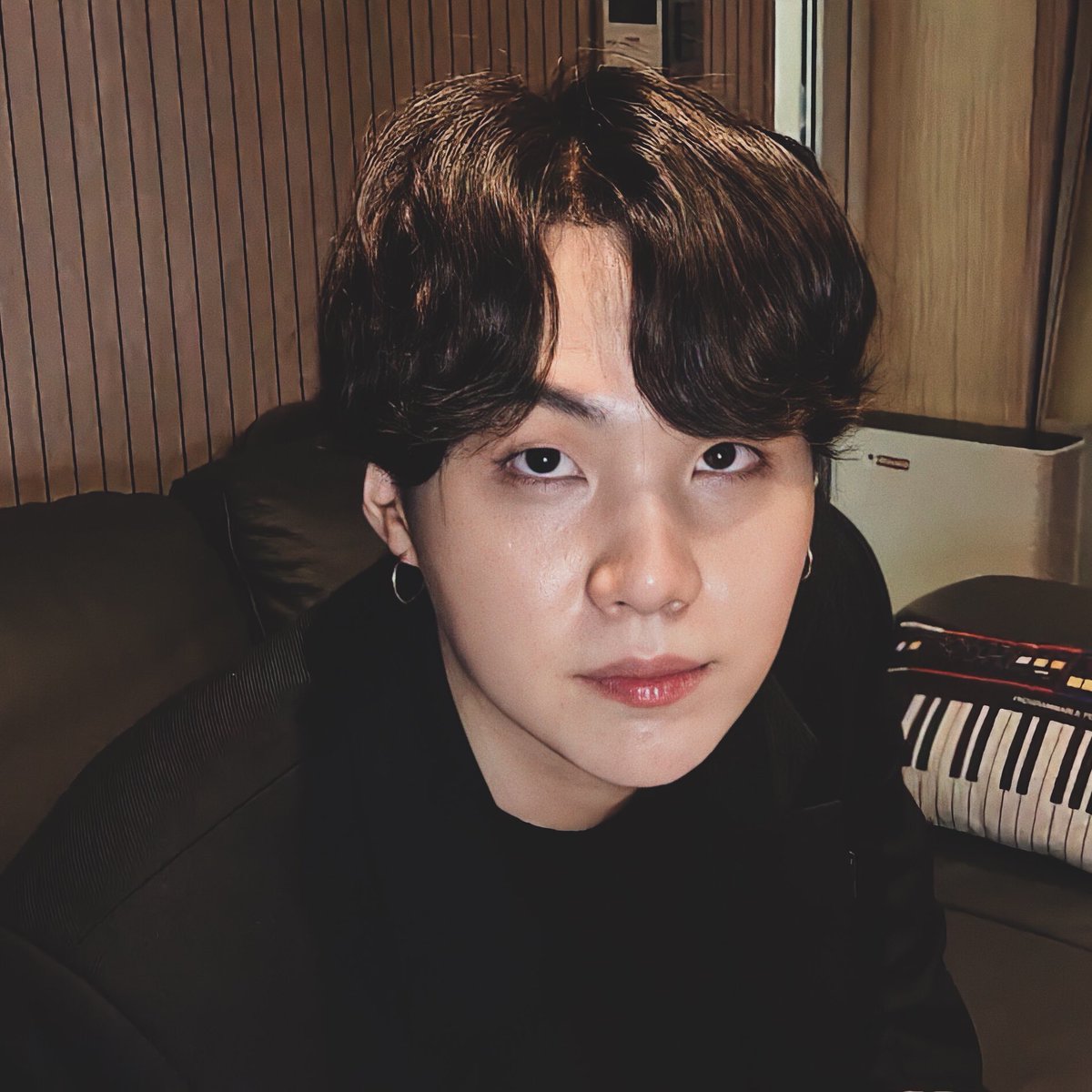 nuxx93's tweet photo. มูฟออนไม่ได้หรอก หล่อเกินจะต้านใจไหว ฮือออๆ  😭😭

#SUGA https://t.co/xthQRUeO99