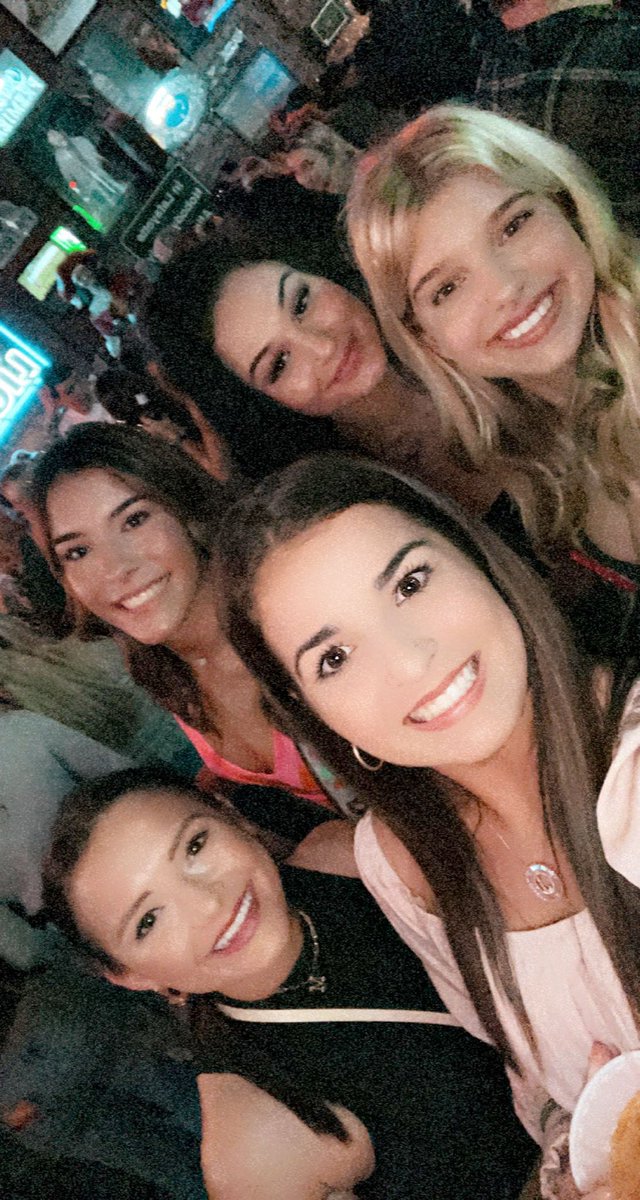 jserrette7's tweet photo. Love my girls💕 https://t.co/6q6bB5aqMu