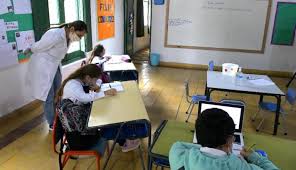 EduRural_arg's tweet photo. La vuelta a clases en 2021: preguntas, lecciones aprendidas y desafíos para el nuevo año escolar.
Un trabajo del Equipo de "Las preguntas educativas".
Disponible desde: https://t.co/9ciBPVXfGO
#EduRuralArgentina https://t.co/lrlRTgL6rZ